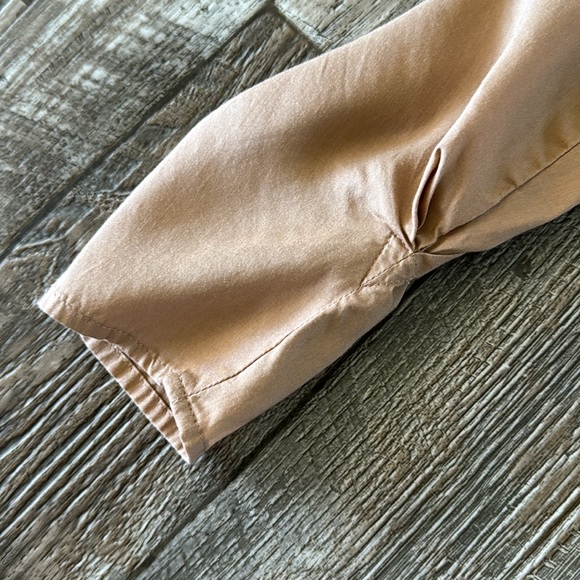 EXPRÉSS BEAUTIFUL TAN BLOUSE OPEN CHEST, XXS - Picture 6 of 12